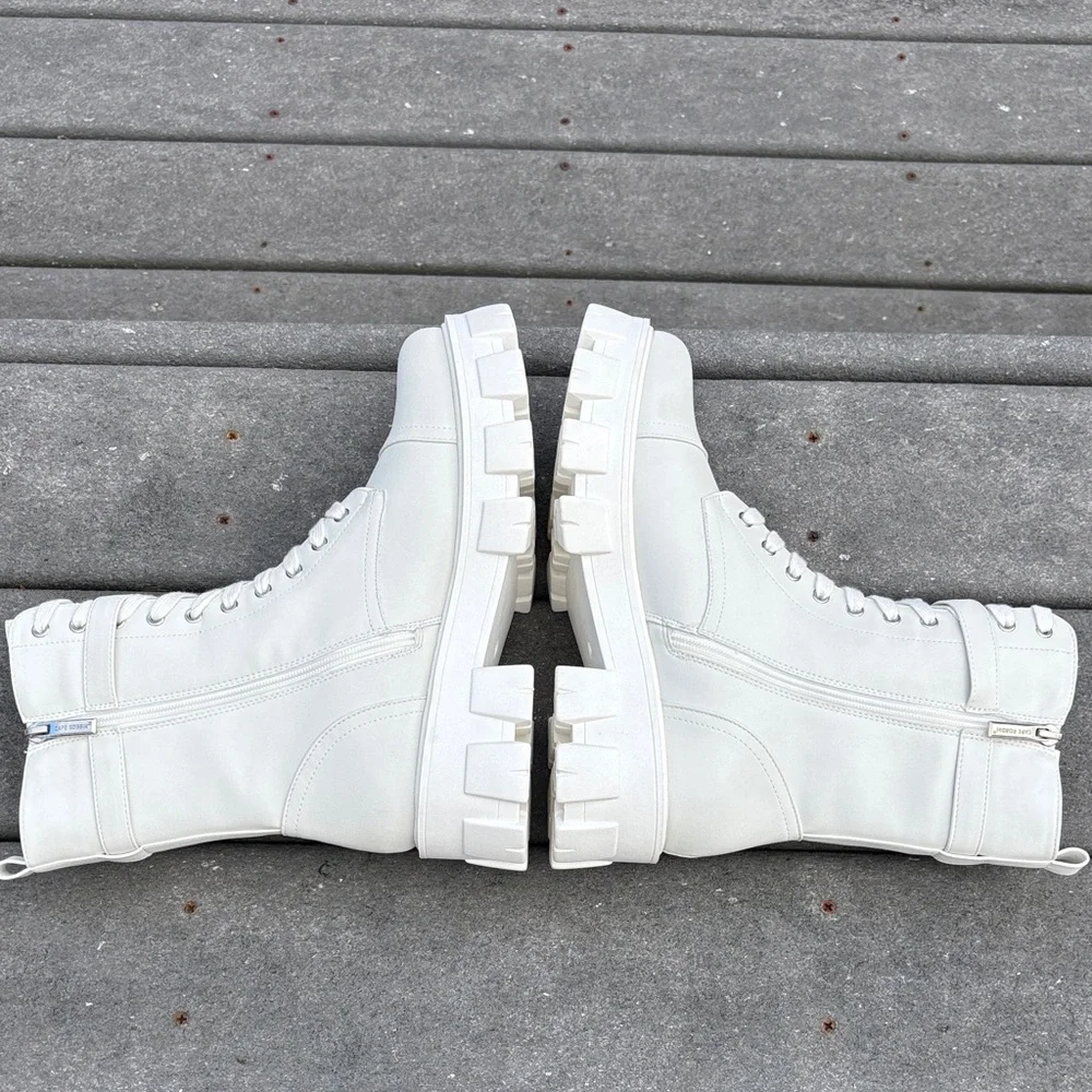 NWT Cape Robbin Women White Monalisa Combat Boots, Zippers, Pocket, Size 11 - Picture 7 of 17
